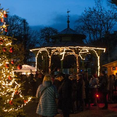 Weihnachtsmarkt im Stadtpark